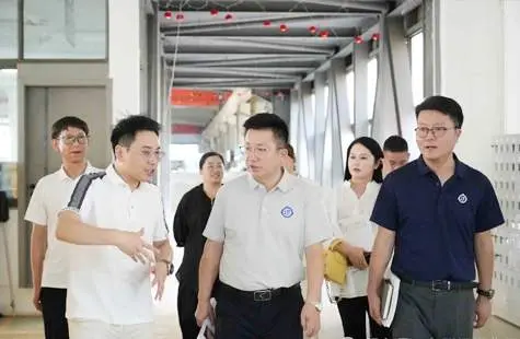 Zhejiang Yonglian Valve Group welcomes the expert team from Lanzhou University of Technology's Wenjiang Pump and Valve Engineering Research Institute to conduct an inspection and research visit to the company.